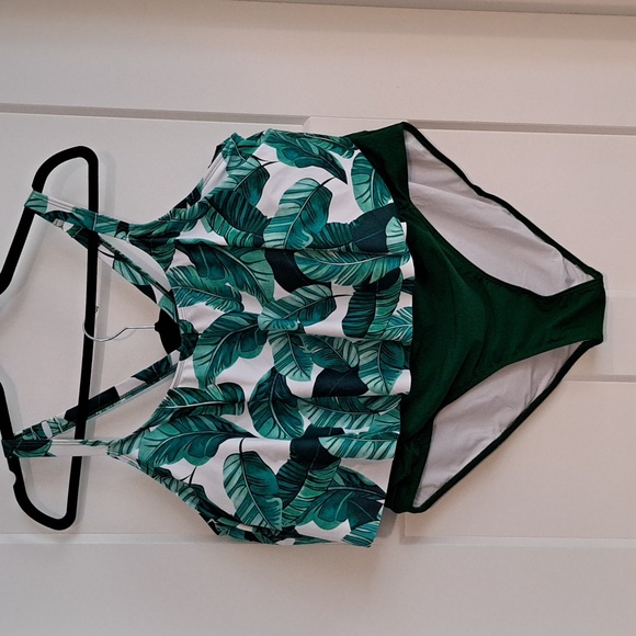 NEW Plus Size Two-Piece Peplum High Waisted Tankini (Green/White) - Tutorutor - Picture 4 of 9
